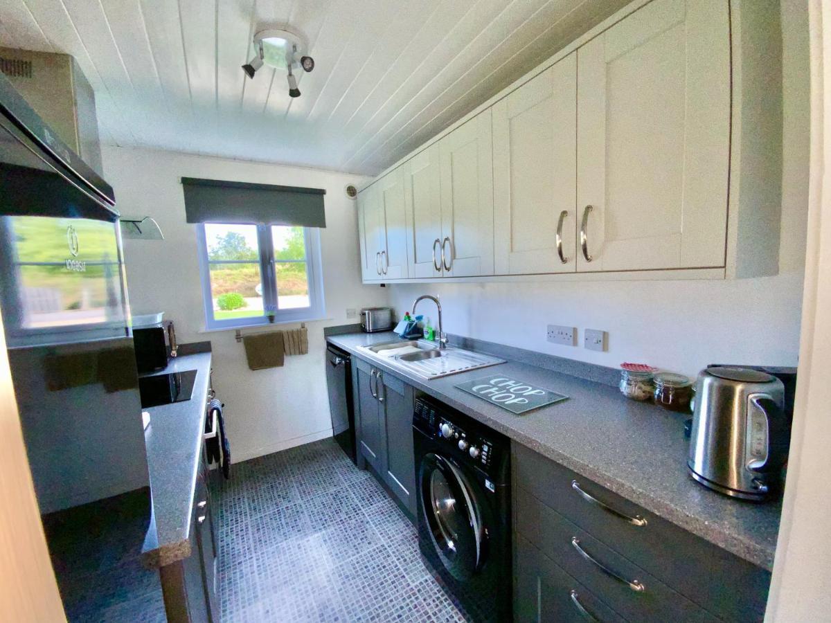 'That One' Our Cotswold Lakeside Lodge Cirencester Exteriér fotografie