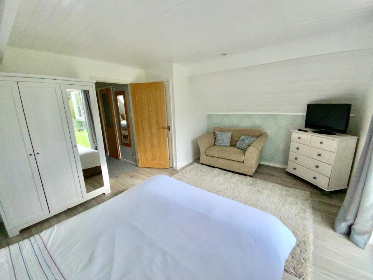 'That One' Our Cotswold Lakeside Lodge Cirencester Exteriér fotografie