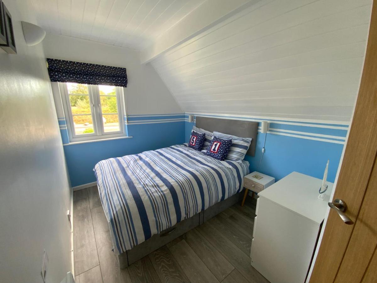 'That One' Our Cotswold Lakeside Lodge Cirencester Exteriér fotografie