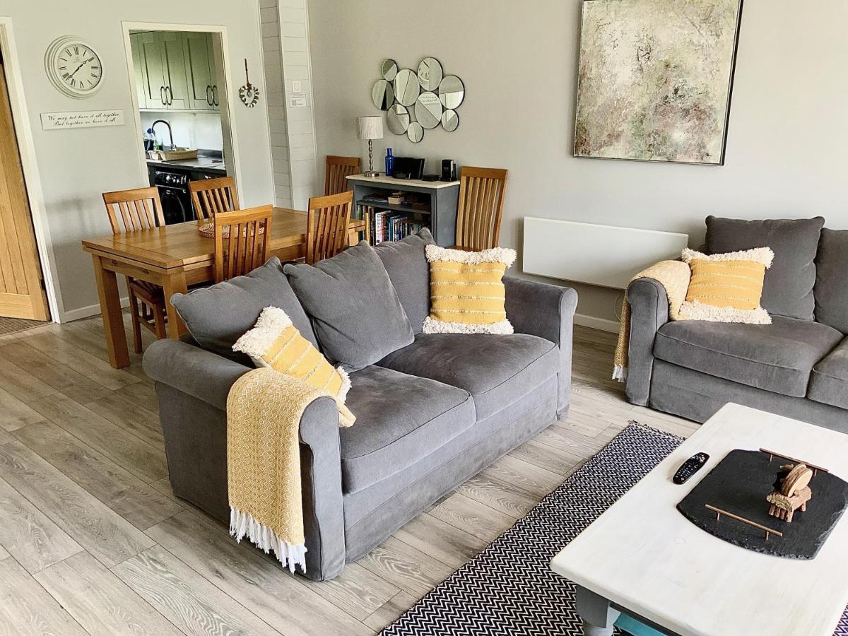 'That One' Our Cotswold Lakeside Lodge Cirencester Exteriér fotografie